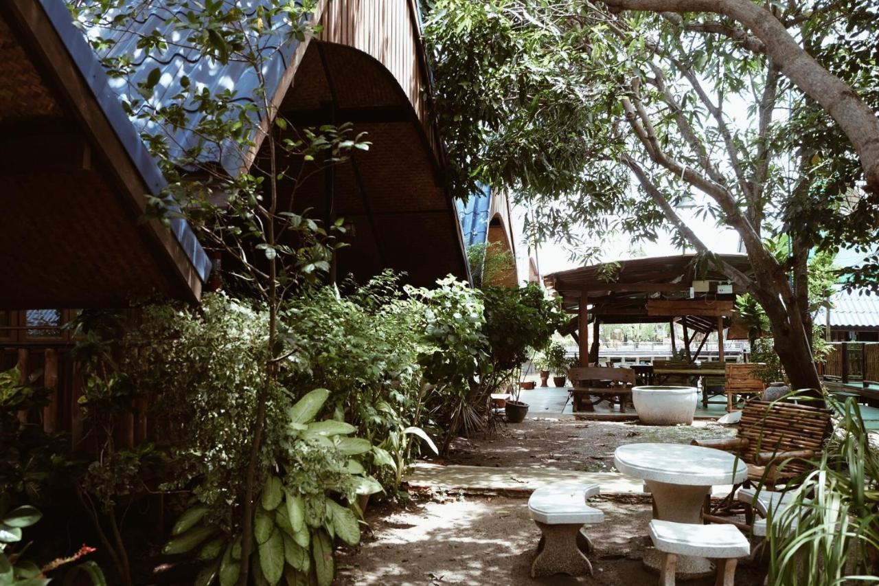 Ruennamyen Resort Amphawa Samut Songkhram Ngoại thất bức ảnh
