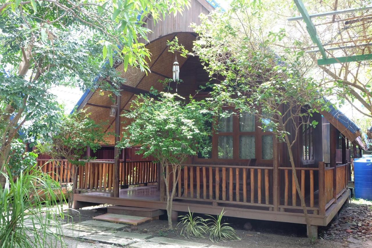 Ruennamyen Resort Amphawa Samut Songkhram Ngoại thất bức ảnh